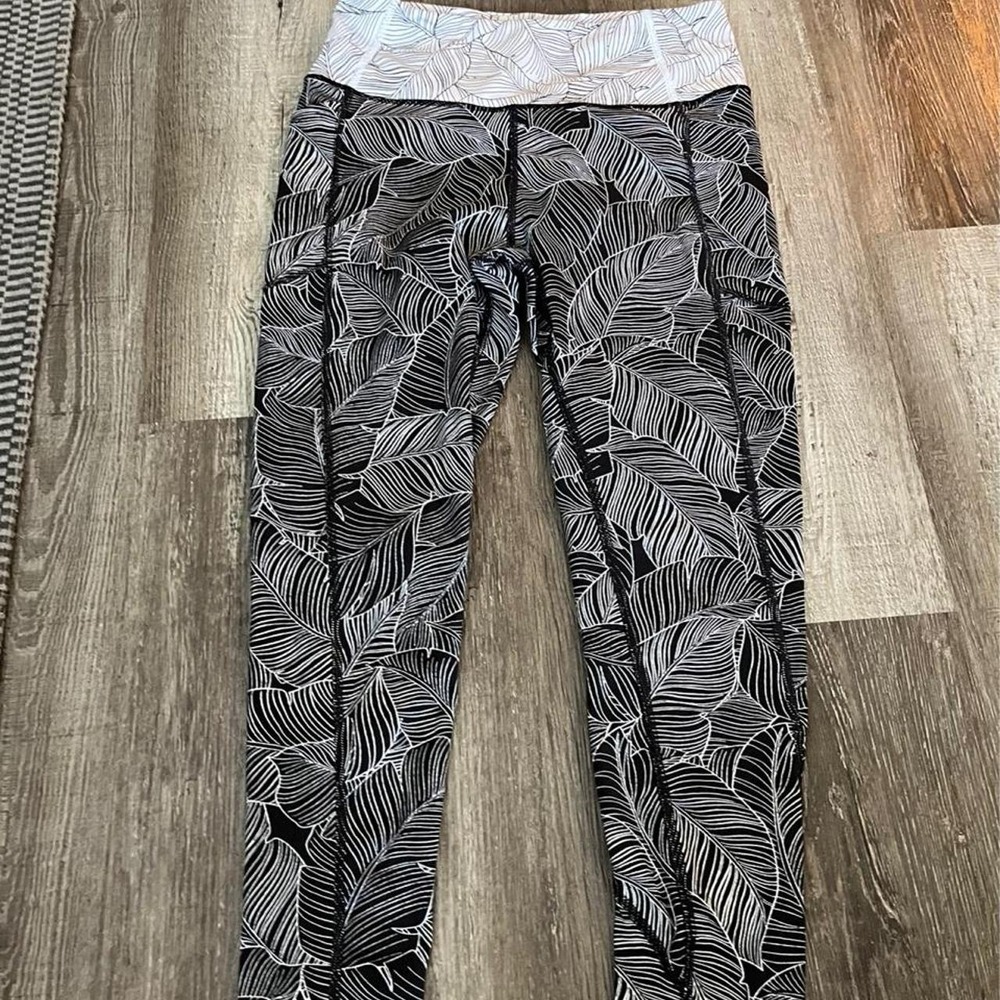 Leaf Print‎ leggings